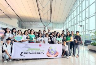SINH VIÊN KHOA NGOẠI NGỮ THAM GIA CHƯƠNG TRÌNH TRAO ĐỔI SINH VIÊN GIỮA TRƯỜNG CAO ĐẲNG CÔNG THƯƠNG TP.HCM VÀ VIỆN GIÁO DỤC KỸ THUẬT SINGAPORE